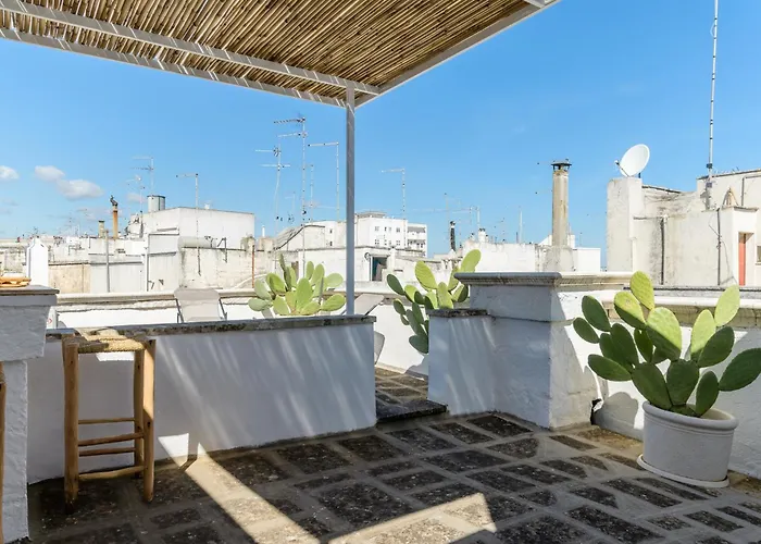 アパート Dimora Grazia Con Terrazza By Wonderful Italy オストゥーニ